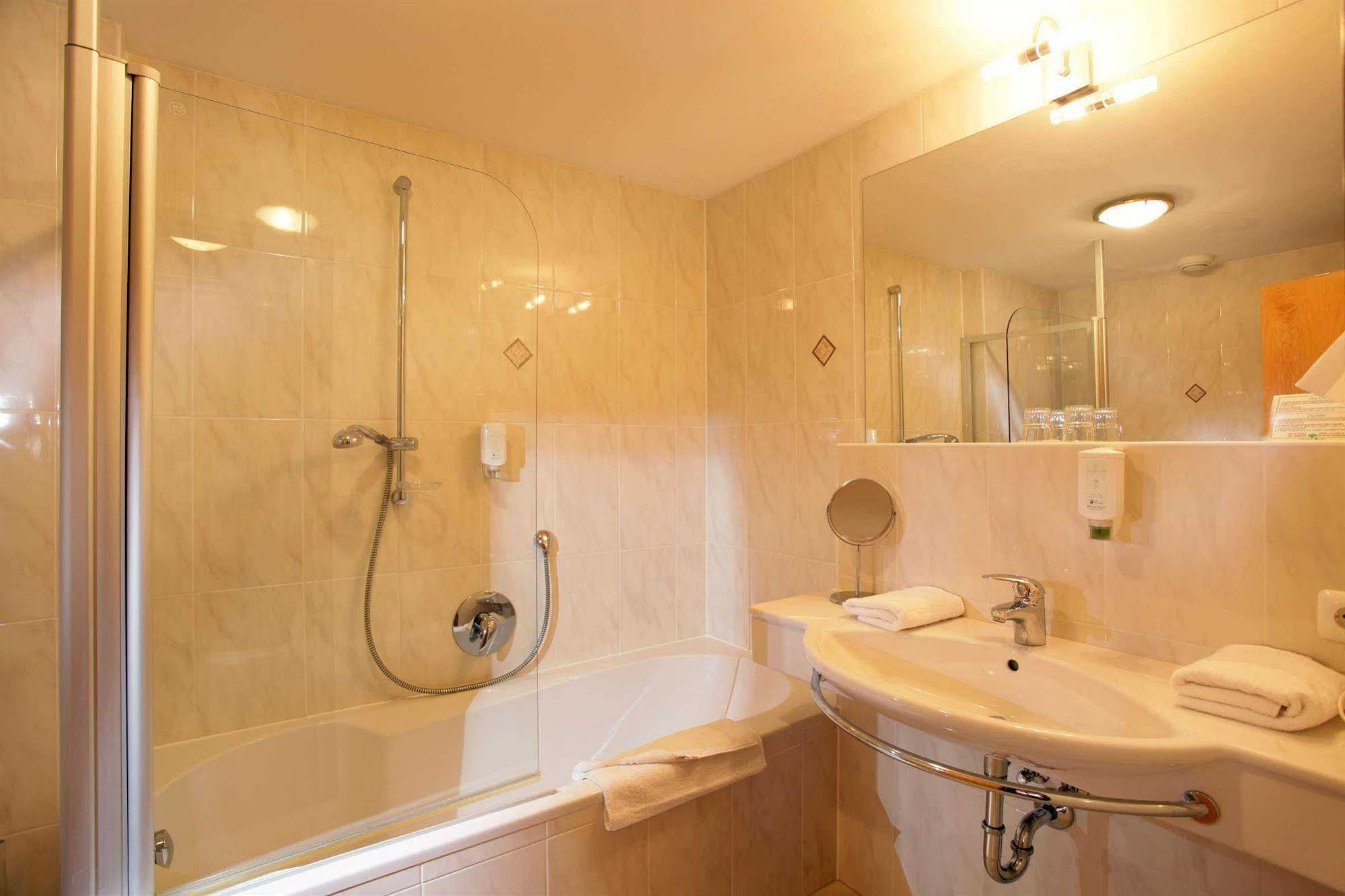 Alpenhof Brixen Otel Brixen im Thale Dış mekan fotoğraf