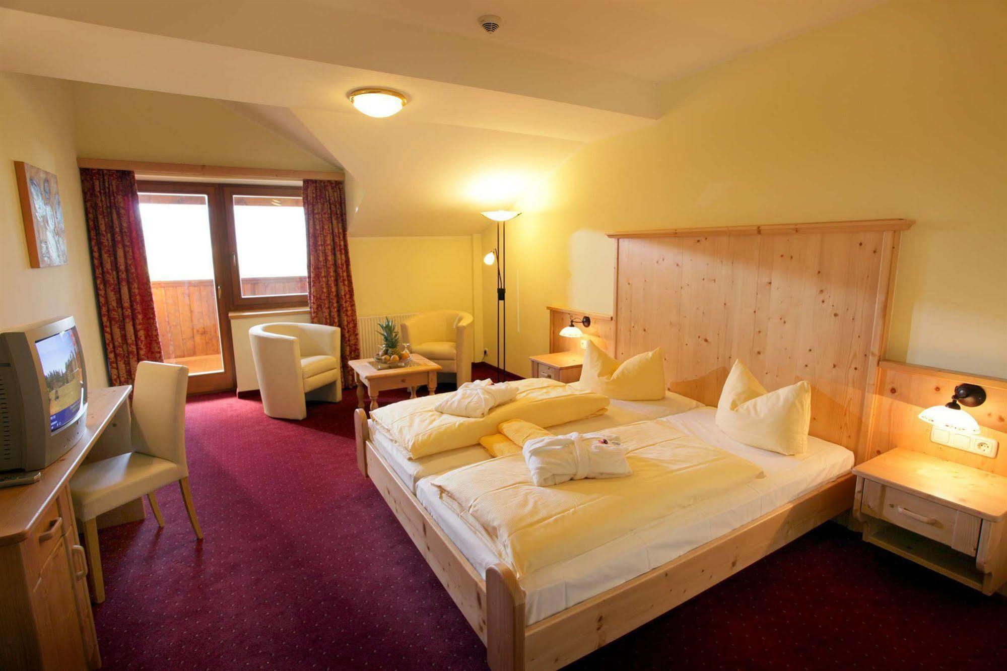 Alpenhof Brixen Otel Brixen im Thale Dış mekan fotoğraf