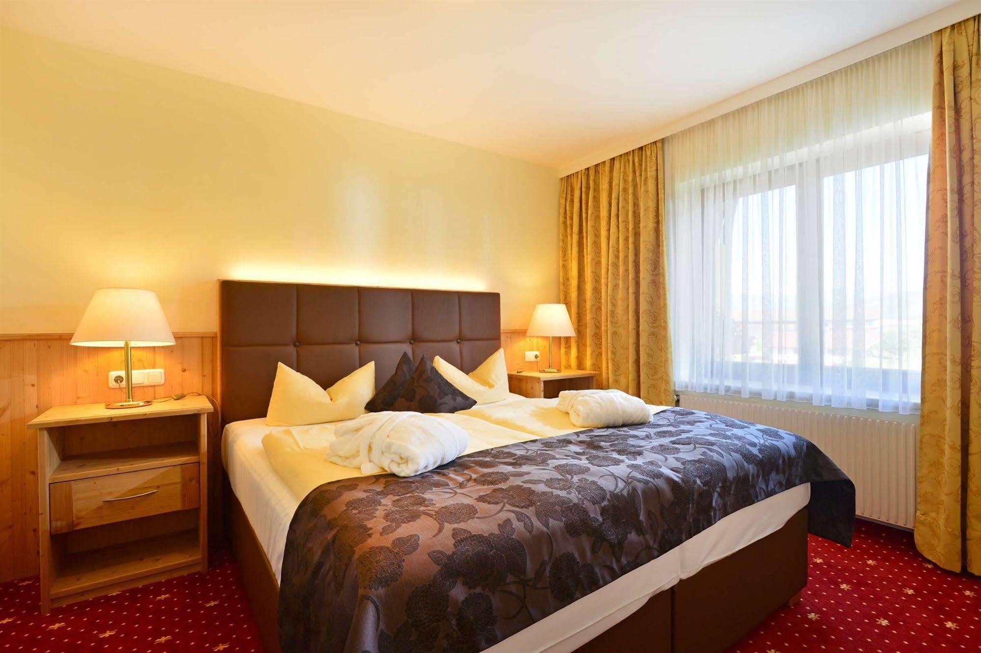 Alpenhof Brixen Otel Brixen im Thale Dış mekan fotoğraf
